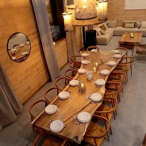 chalet-le-petit-bes.hotels-rhonealpes.com/