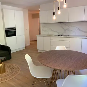 superbe-appartement-en-hyper-centre.midi-pyreneeshotels.com/