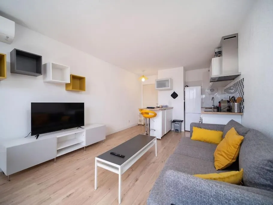Appartement Tout Equipe Climatise Terrasse Hopital De La Timone Marseille
