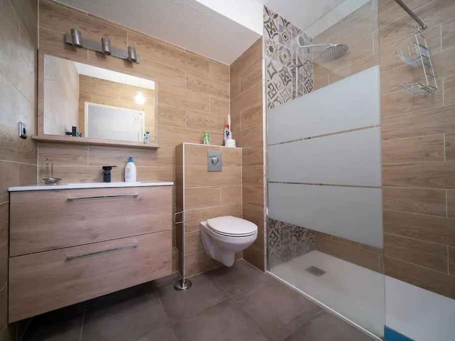 Appartement Tout Equipe Climatise Terrasse Hopital De La Timone Marseille 0*,  France